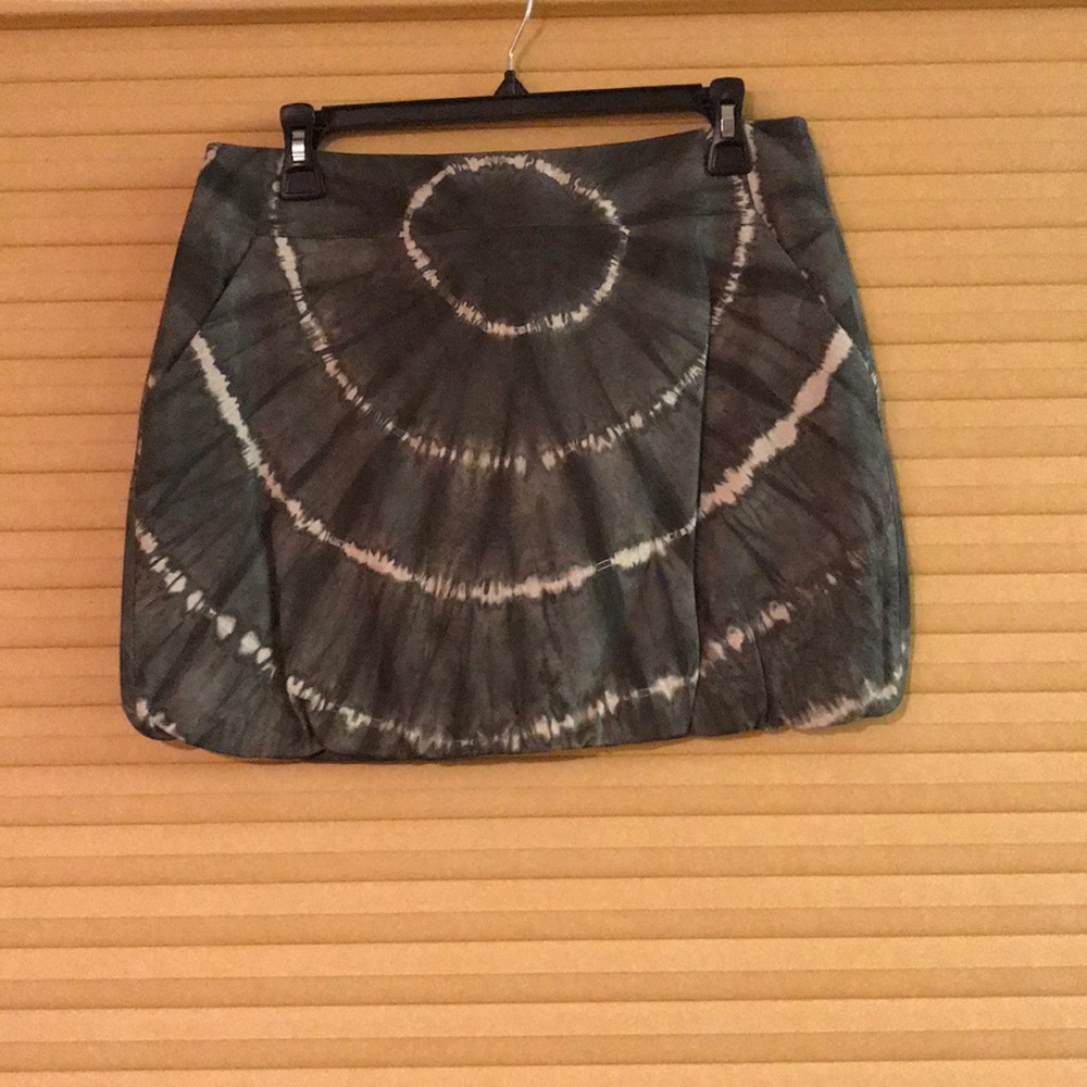 Tory Burch grey & white tye-dye leather skirt